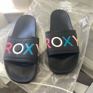Roxy Slides / Sandals